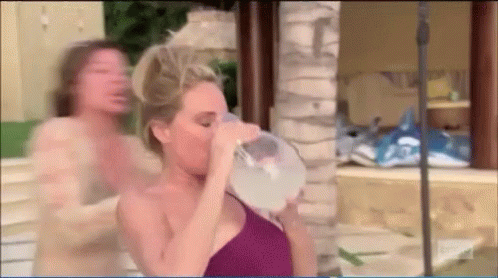 luann-luann-delesseps.gif